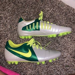 Nike CTR 360 turf cleat
